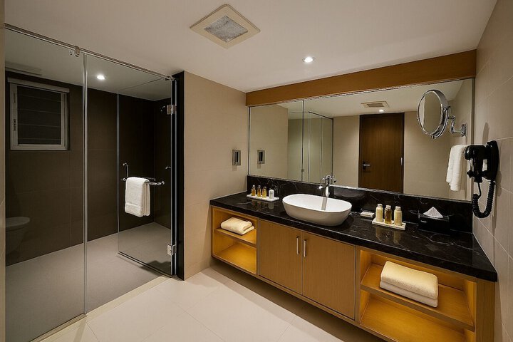Room 9 of 18