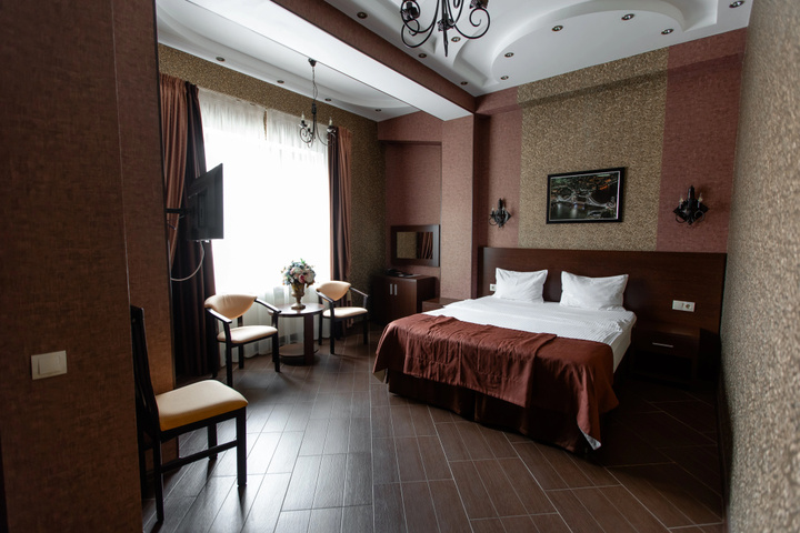 Room 12 of 50