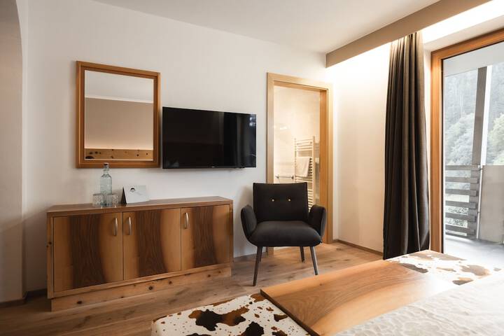 Room 35 of 85