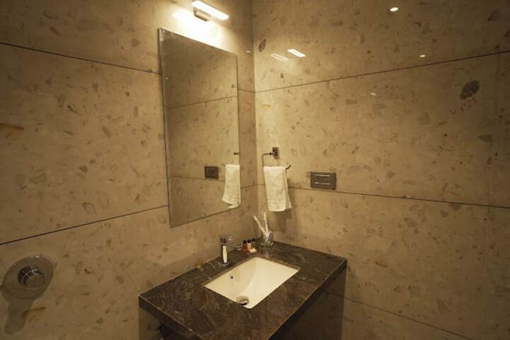 Room 17 of 29