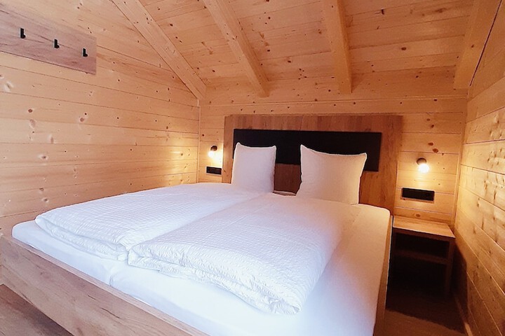 Room 2 of 14