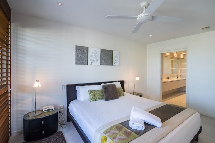 Room 2 of 145