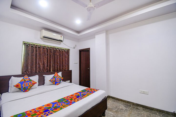 Room 15 of 33