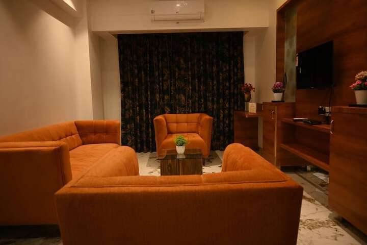 Room 4 of 26