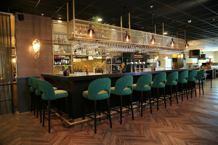 Lounge 59 of 77