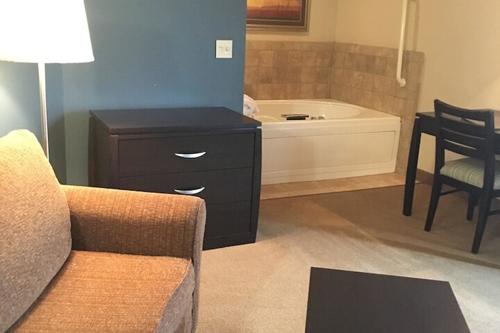Jetted tub