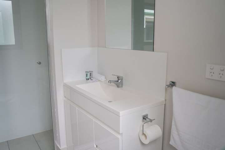 Room 15 of 33