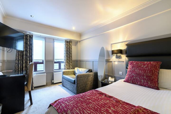 Room 25 of 56