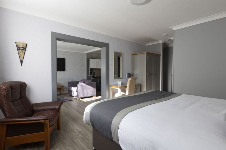 Room 50 of 76