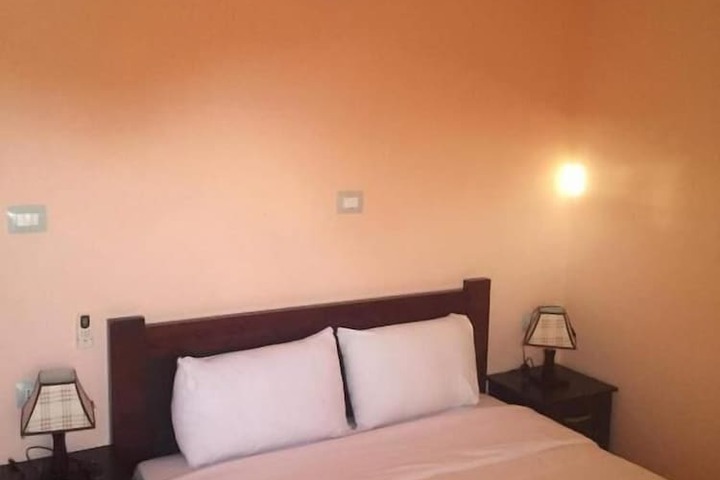 Room 28 of 67