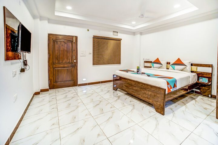 Room 6 of 15