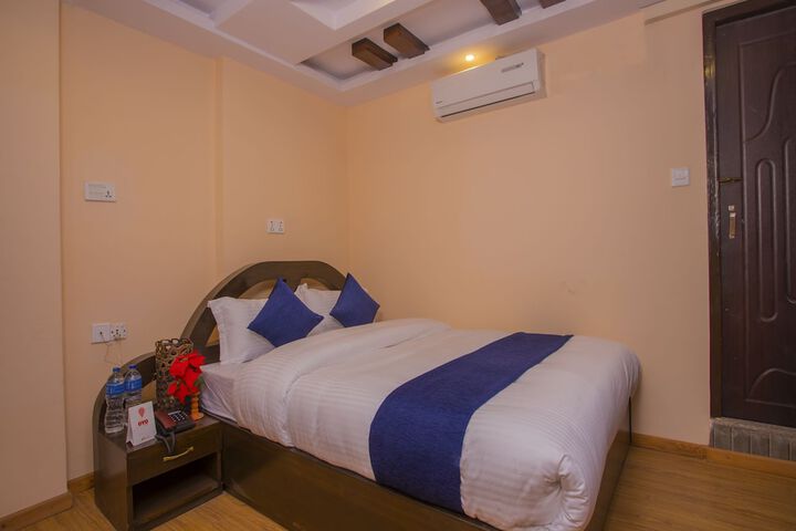 Room 6 of 16