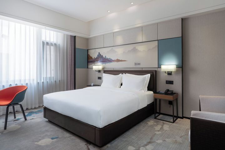 Room 16 of 35