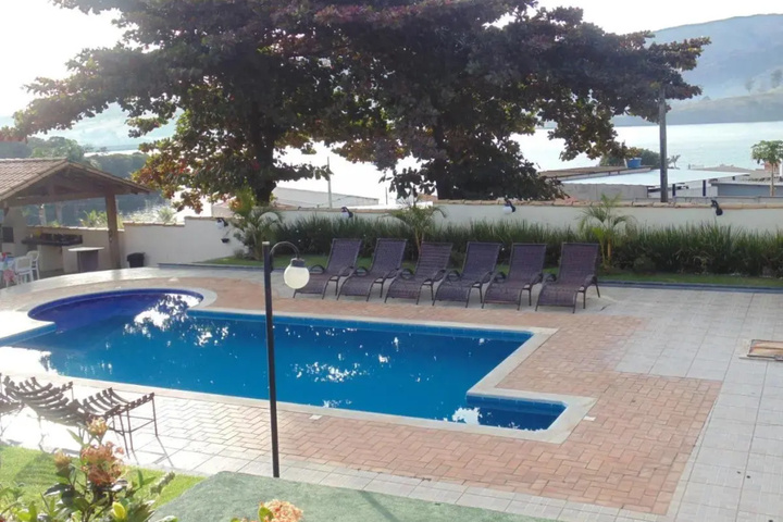 Pool 8 of 15