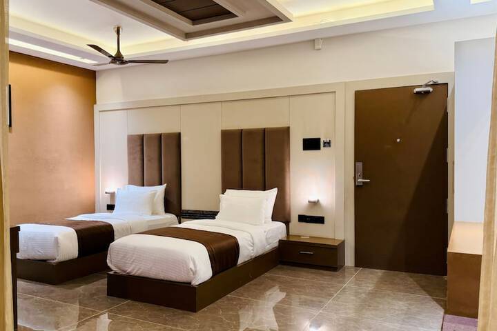 Room 28 of 124