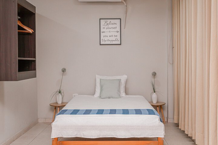 Room 6 of 28