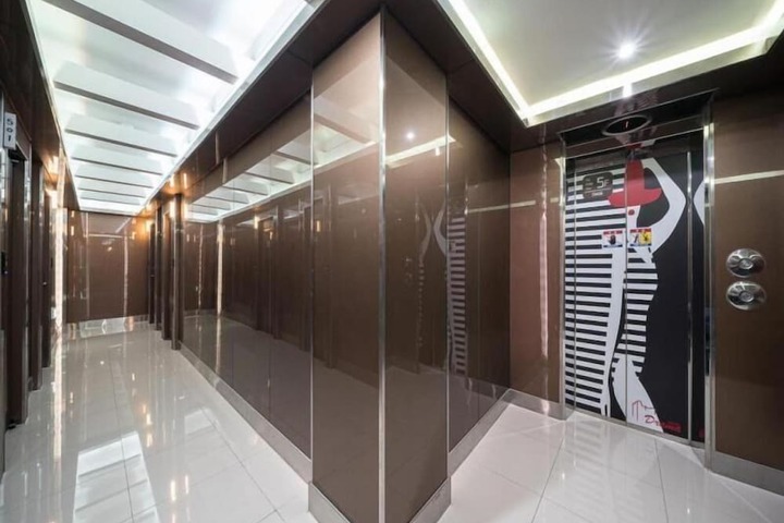 Ballroom/Hall 9 of 13