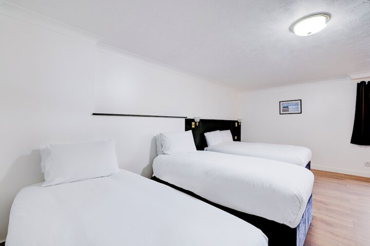 Room 8 of 29
