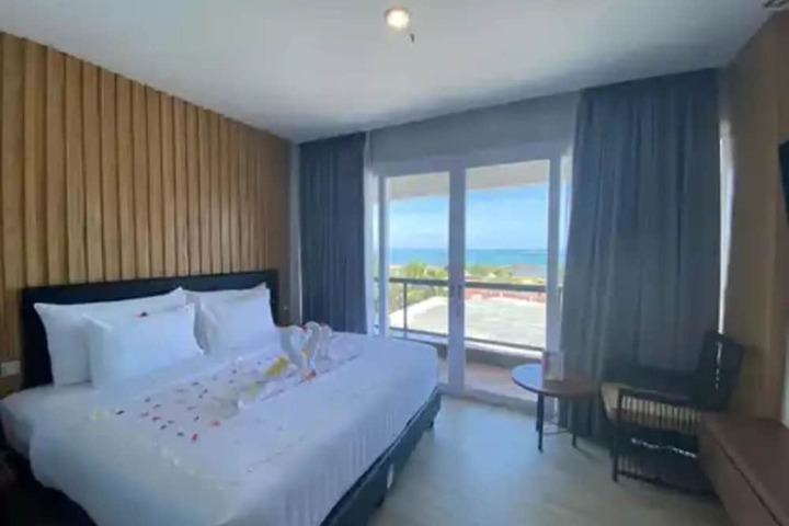 Room 15 of 73