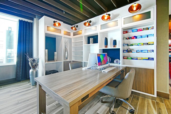 Business Center 145 of 154