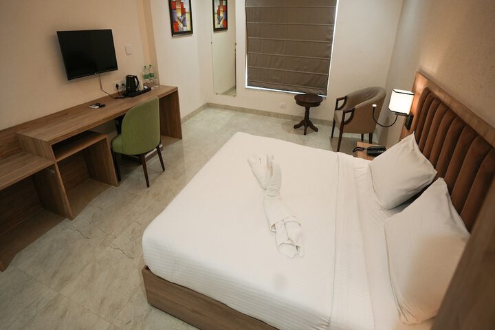Room 16 of 34