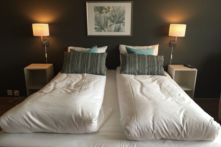 Room 6 of 38