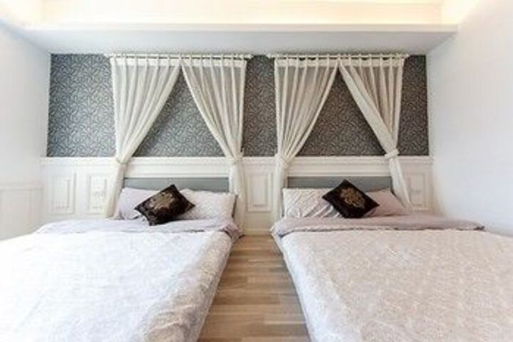 Room 8 of 19