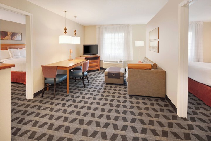 Room 6 of 36