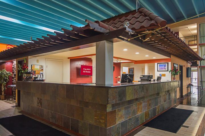 Concierge desk