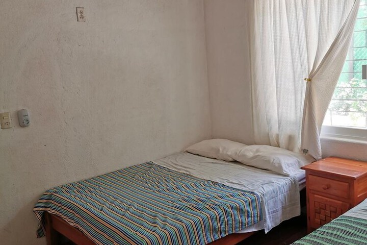 Room 6 of 28