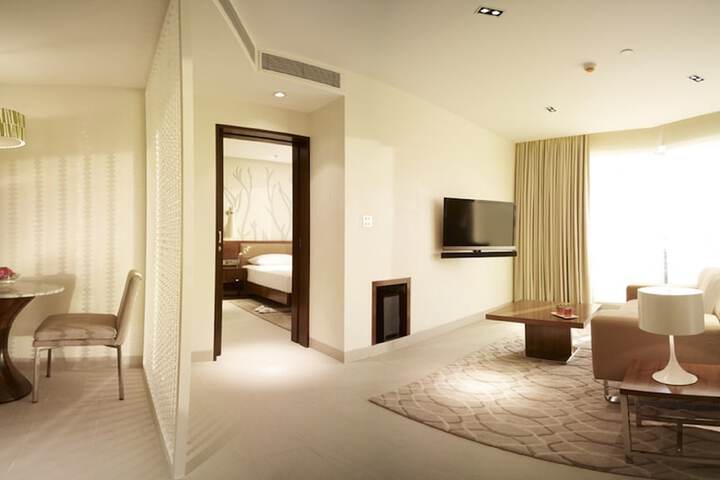 Room 17 of 31