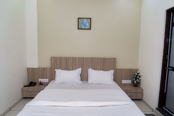 Room 10 of 36