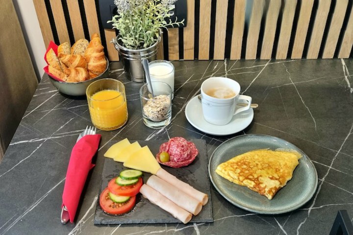 Breakfast/Coffee Service 51 of 60