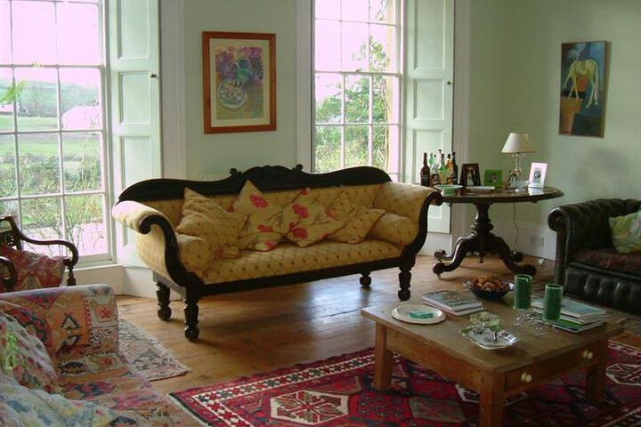 BEACHBOROUGH COUNTRY HOUSE