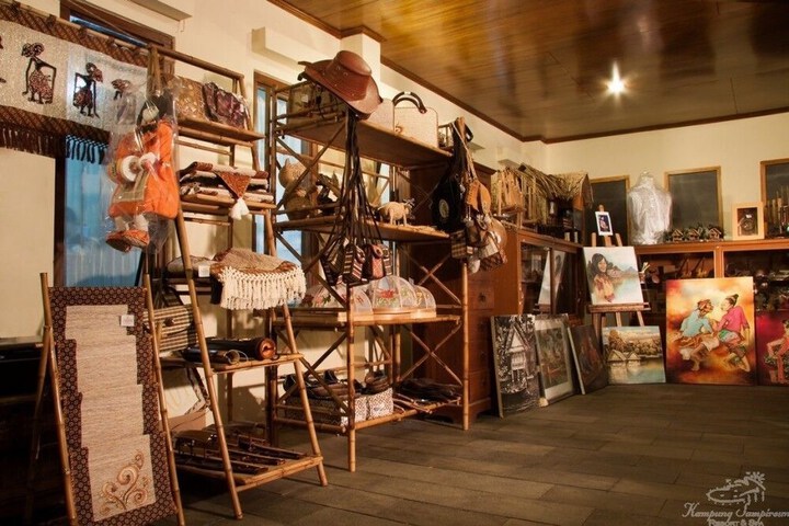 Gift Shop 61 of 101