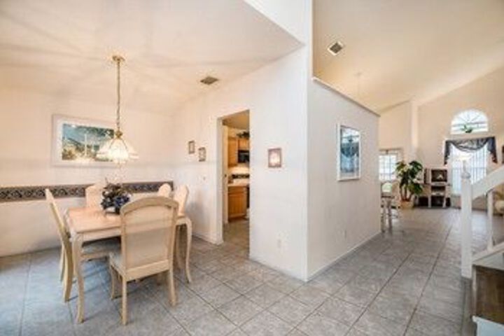 Room 12 of 25