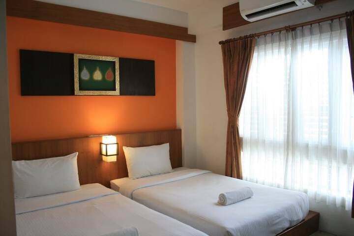 Room 10 of 48