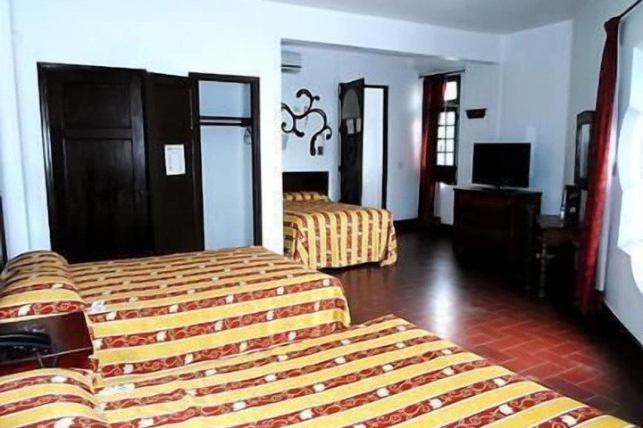 Room 2 of 51
