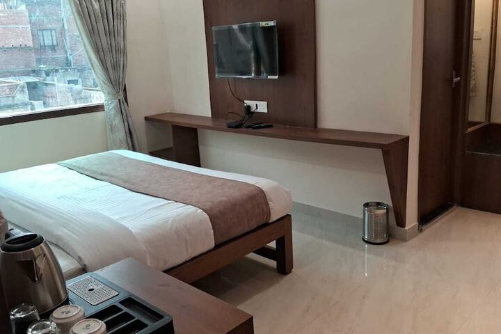 Room 18 of 39