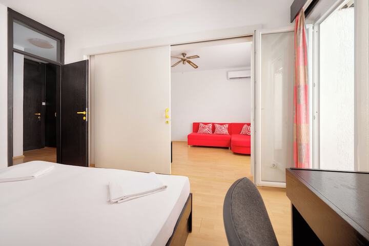 Room 12 of 67
