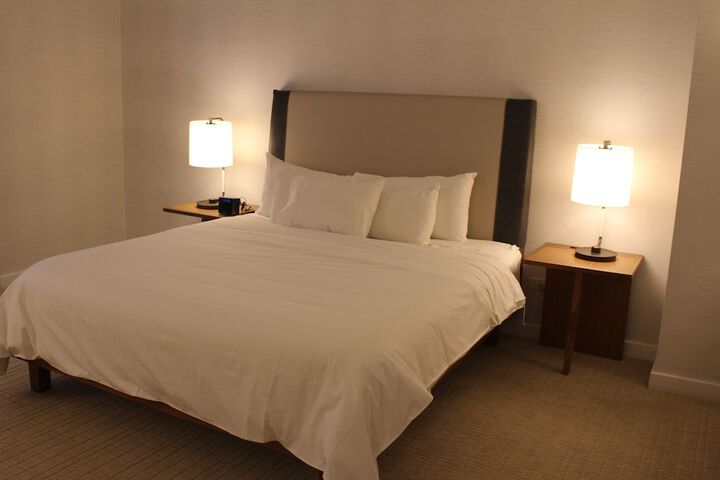 Room 12 of 82