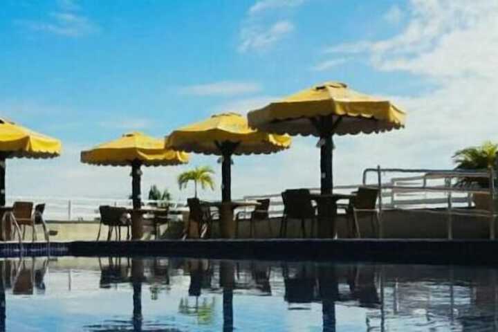 Pool 30 of 64