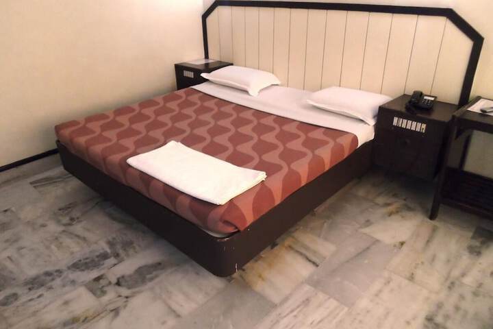 Room 5 of 24