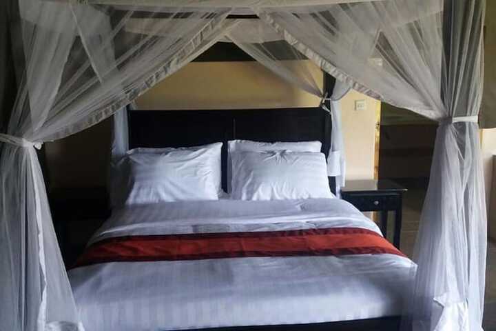Room 2 of 17