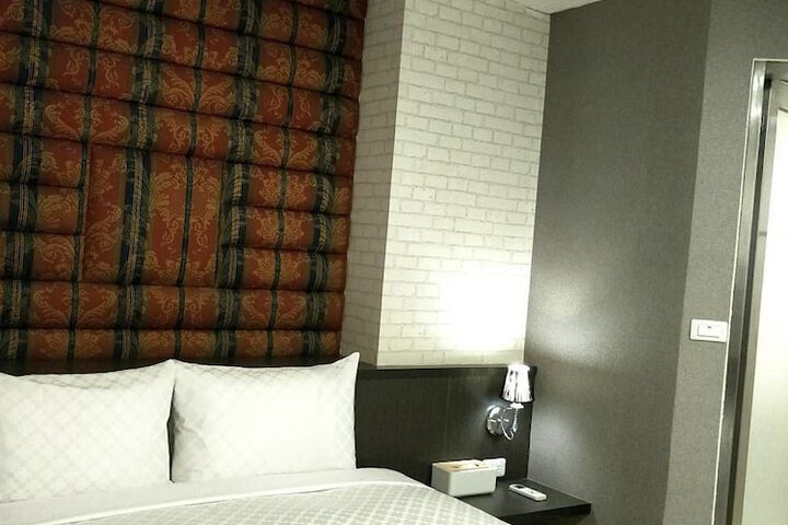 Room 66 of 78