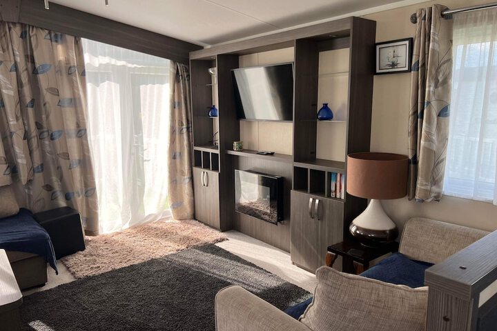 Room 8 of 17