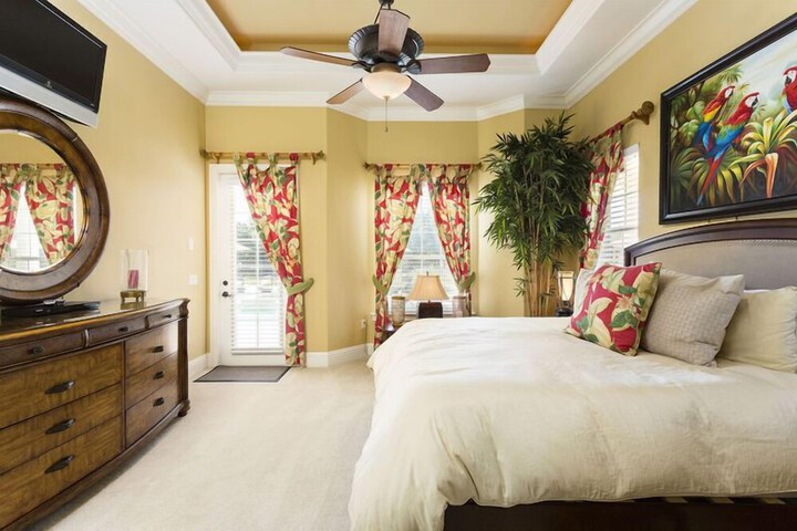 Room 8 of 42