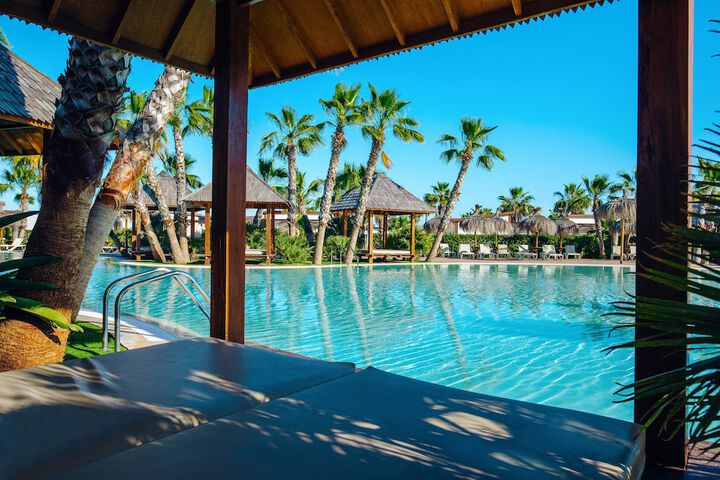 Hotel with Pool