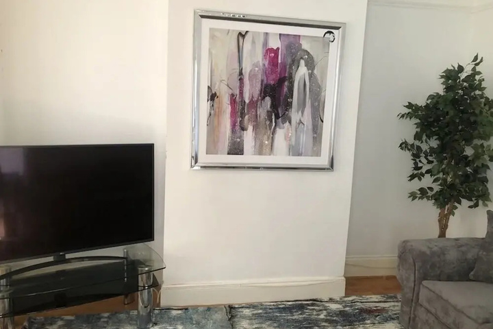 Room 9 of 14
