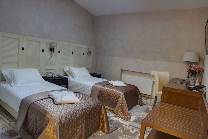 Room 27 of 70